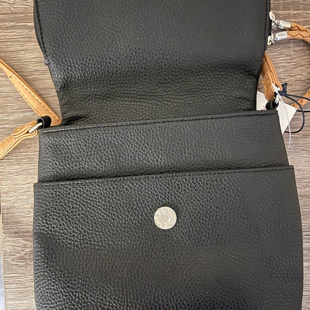 NWT Nautica Black and Tan Crossbody Bag - Picture 4 of 6